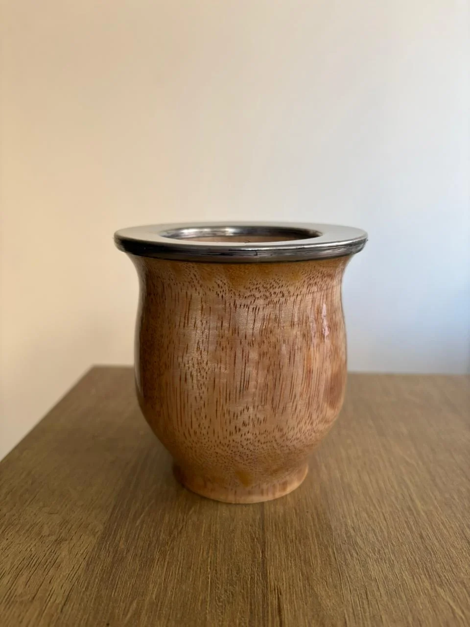 Mate Camionero de algarrobo, madera torneada con virola de alpaca