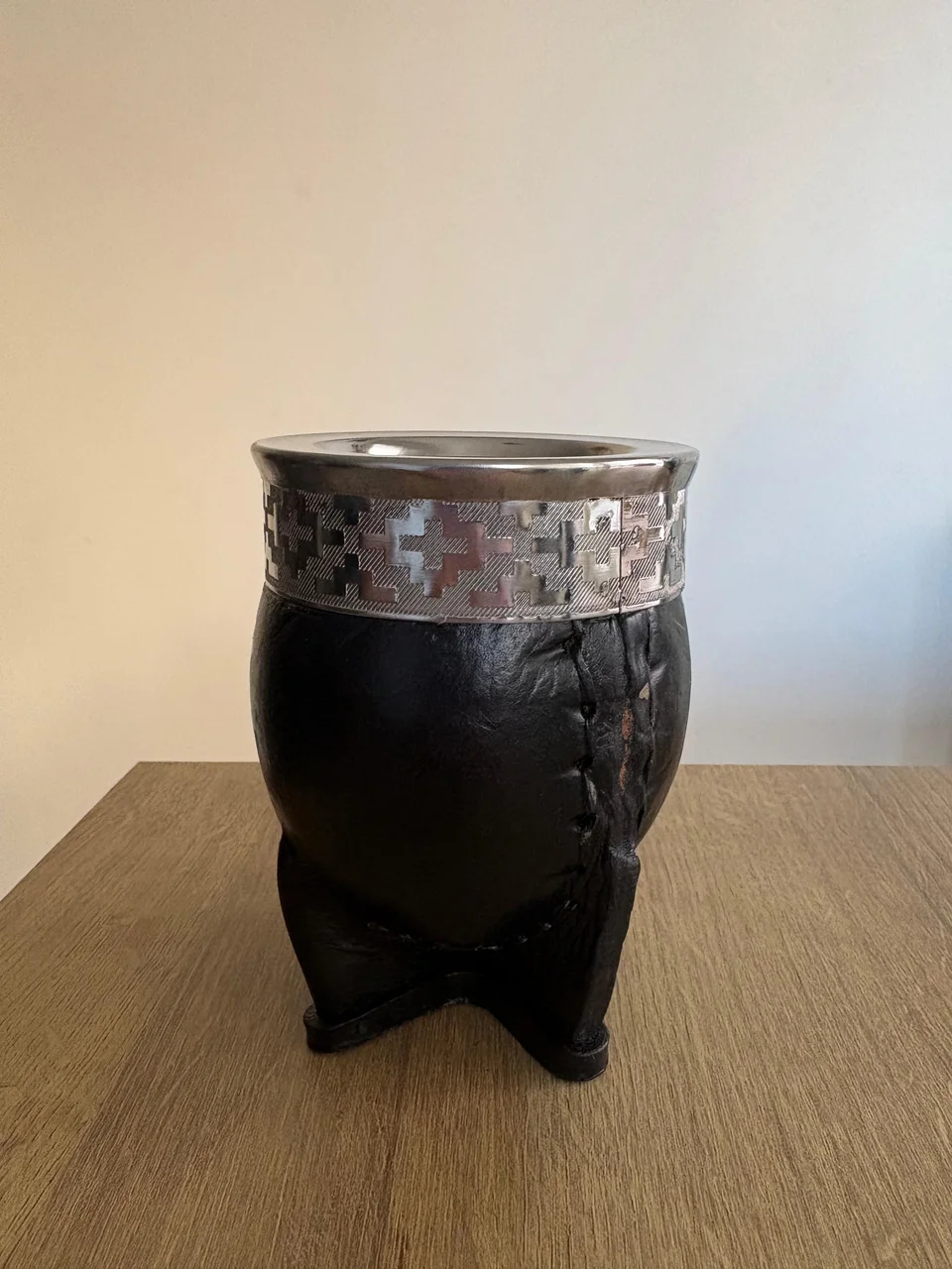 Mate Imperial de calabaza con funda de cuero y virola de alpaca grabada